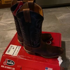 Justin’s square toe-half moon square toe style 2710